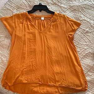 Old navy blouse